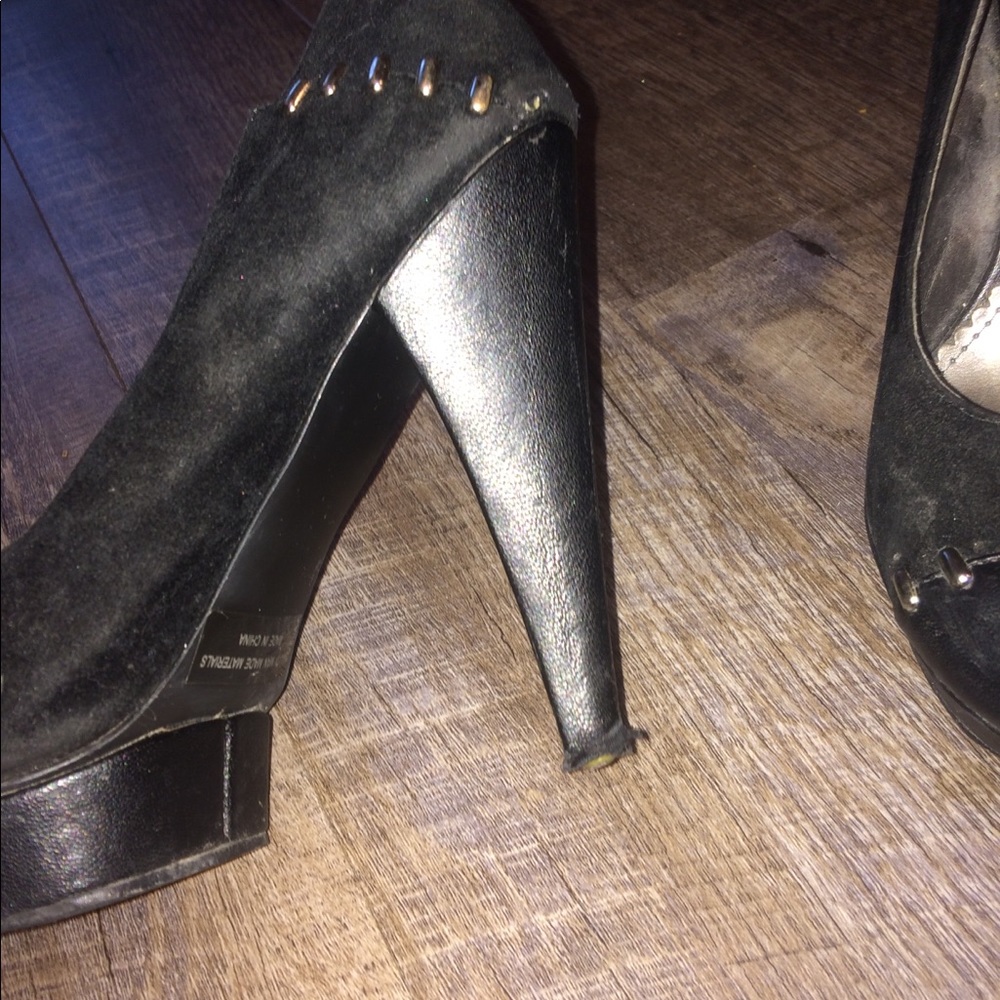 Black studded high heels - Picture 6 of 8
